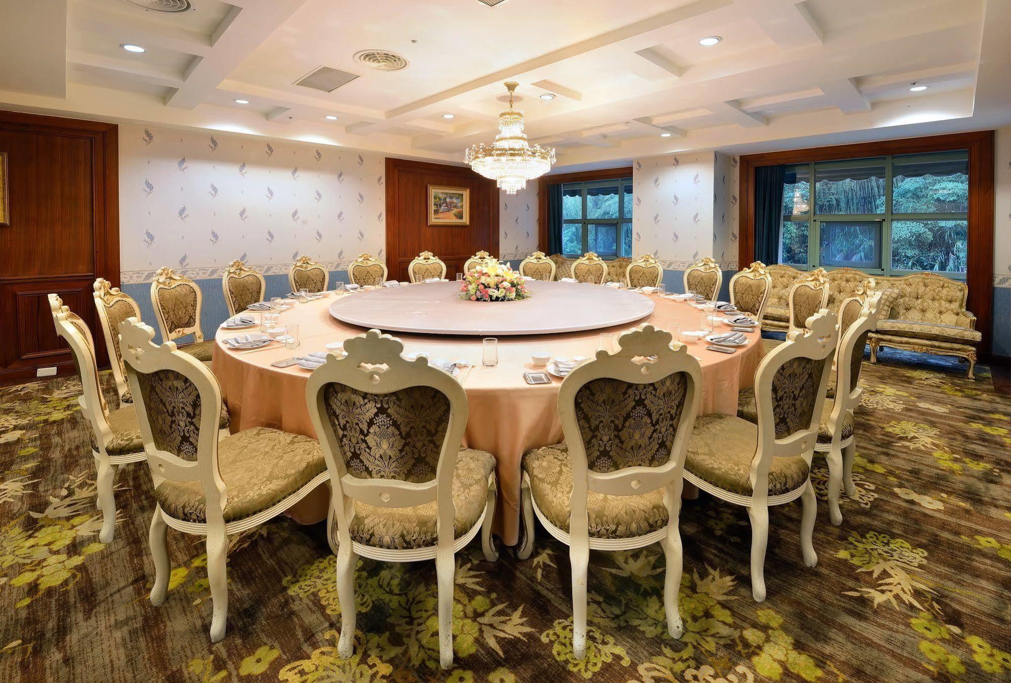 לוגו Le Midi Hotel Chitou מראה חיצוני תמונה