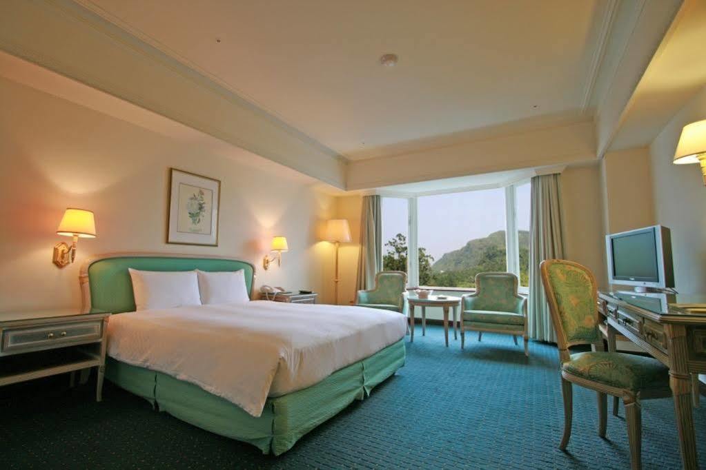 לוגו Le Midi Hotel Chitou מראה חיצוני תמונה